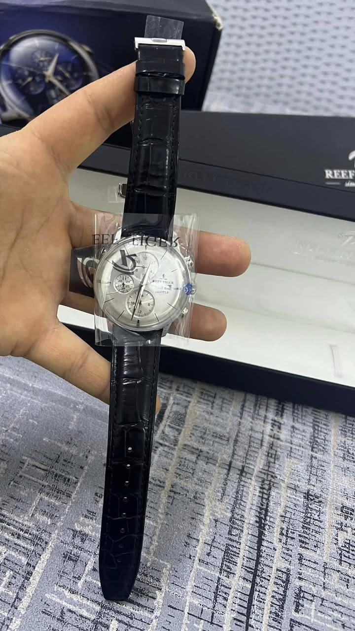 ساعه
ريف تايجر اصلي جديد غير مستخدم 
مع كامل الملحقات 
ساعه معروفه ميحتاج احجي عليها


**إذا كنت صاحب هذا الإعلان وتريد حذفه لأي سبب، رجاءا أرسل رسالة إلى الدعم الفني**