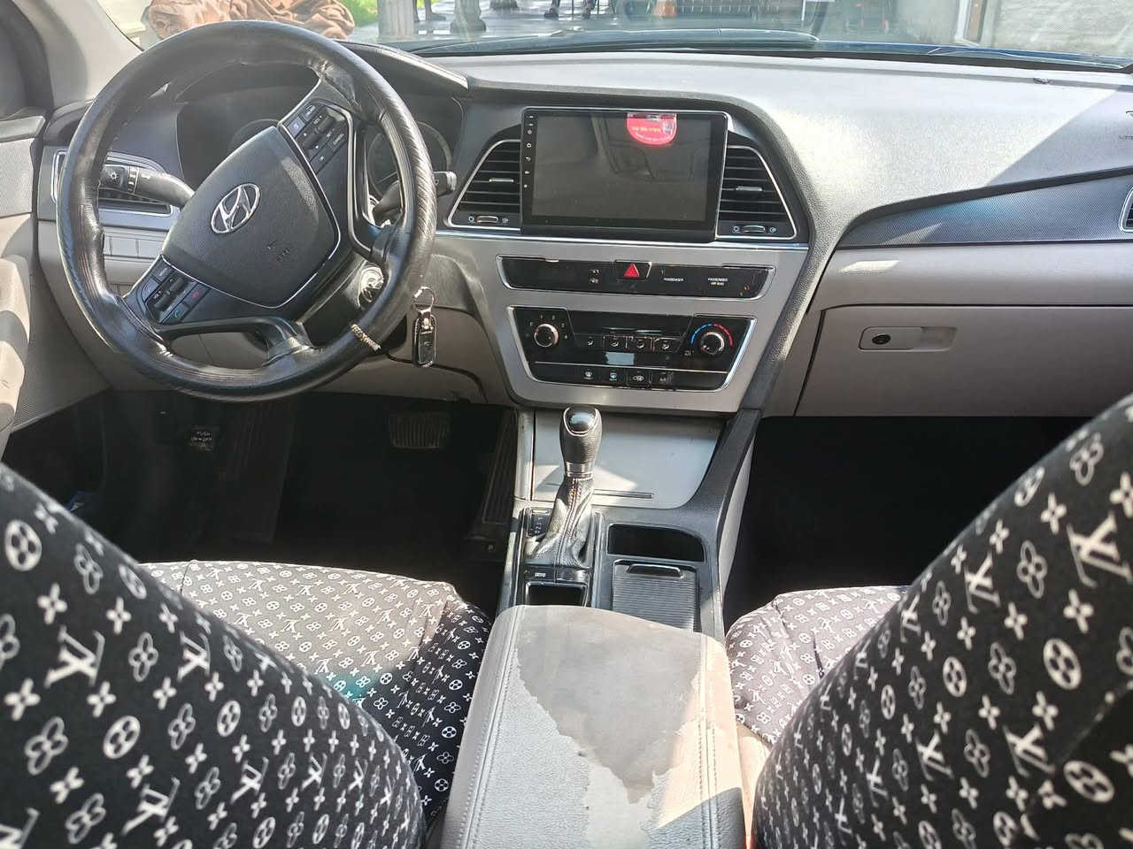 سلام عليكم سوناتة 2017  بيها كم قطعة صباغ بس آني ابيعلك عام ومحرك مالتة 2400 امريكي سيارة كلش نظيفة كير محرك خير من الله تخم التيرات باسمي تحويل ثاني يوم  رقم بابل مشروع وطنية
***********
