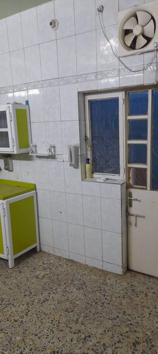 بيت ١٠٠م حي التعاون بناء ٢٠٠٩ لبيع ٢نوم ٢حمامات
مع مطبخ استقبال قرب مرطبات ١٥ شعبان سعر
٢٣٠ قابل للتفاوض مكتب العقاريون ***********
