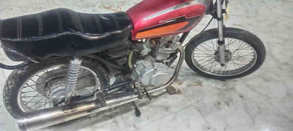 اسلام عليكم دراجه البيع شاصي مديل 14 تعمير 21 اوراق اصولي بس بيه ورقت الوصل ضايعه او موجوده استنساخ تكدر اطلعه من الوكيل وكيله عمار ديوان مكينته نعامه سعر 450 قفل 450 اله ربع ما ترهم رقم ***********
