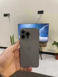 ايفون شرق اوسط من شركة ماستر مع وصل شراء ضمان ونظافة 100% وبطارية 89% ...