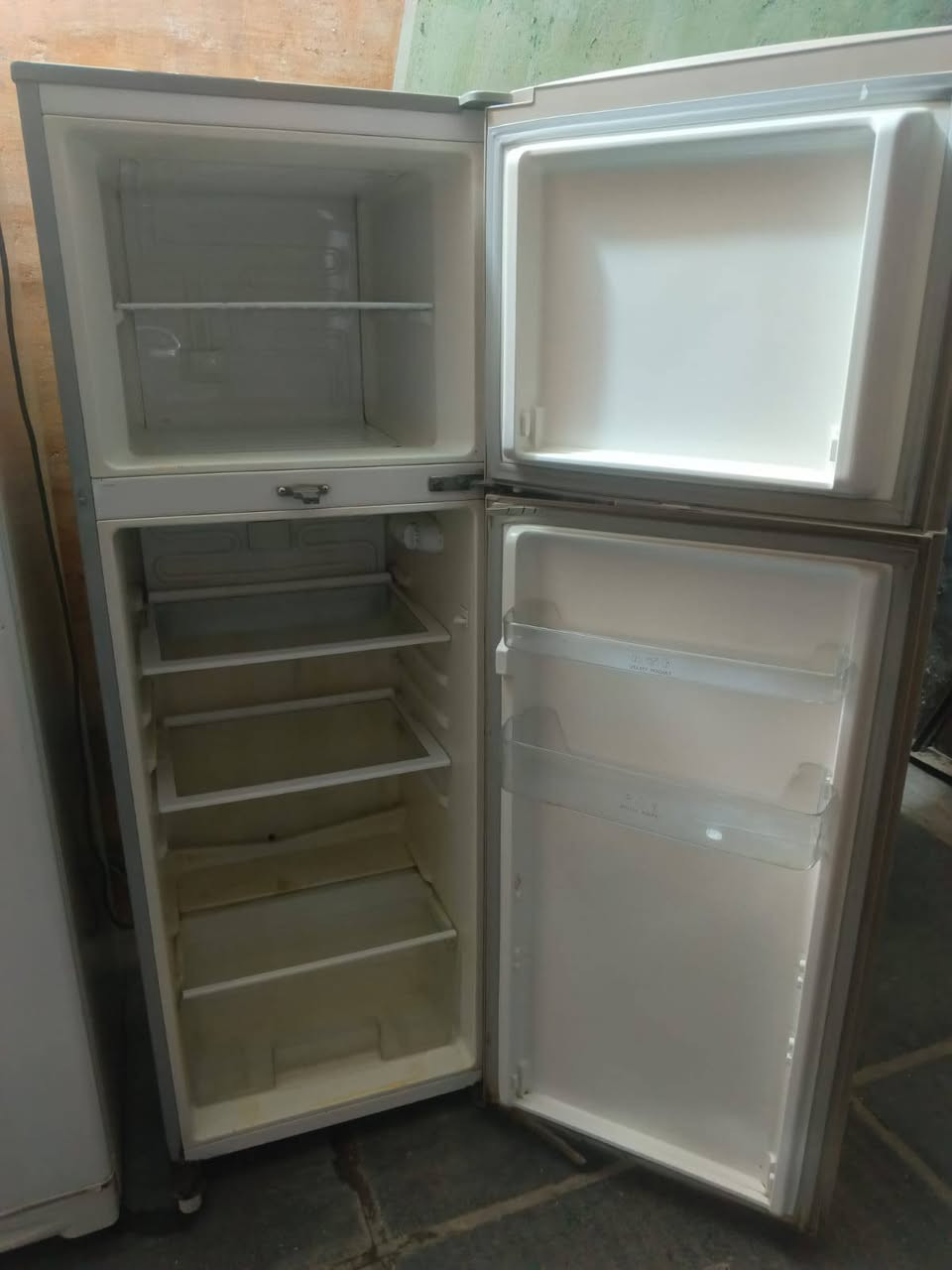 ثلاجه 13 قدم ب ١٥٠نضيفه خدمة توصيل فقط بغداد مستعجلين ع بيعته


**إذا كنت صاحب هذا الإعلان وتريد حذفه لأي سبب، رجاءا أرسل رسالة إلى الدعم الفني**