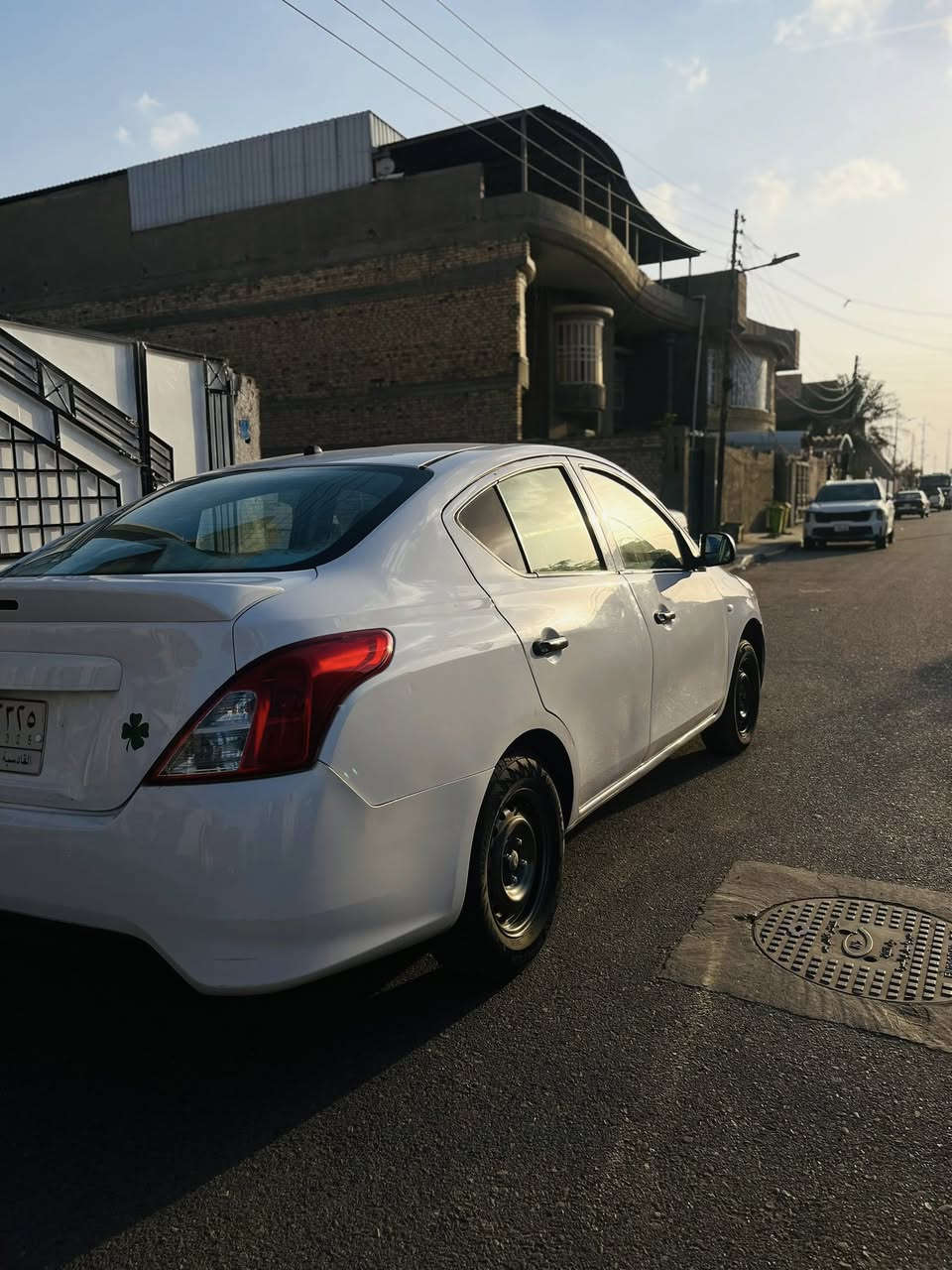 السلام عليكم 
نيسان سنّي هندي 
البليته الزركه 
موديل 2018
رقم دوانيه 
راعيهه بل الدوانيه ويريد تحويل 
بيهه ٣ قطع 
بدون دواخل 
والباقي كفاله 
سنويه منتهيه 
السياره حلوه وخير من الله 
مكينه كير حديديه كلهن جدد 
تخم تاير 
السعر 90 وبيه مجال 
العنوان بصره حي المهندسين 
الهاتف ***********
