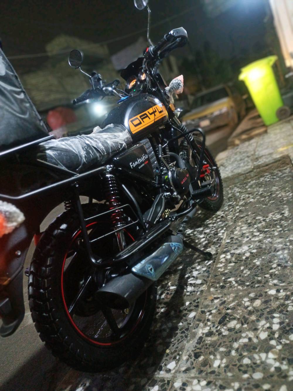 السلام عليكم دراجة دايوان جبلي المديل ٢٥ شهر ١٢ يوم ٣٠ دراجة بعدهة زيرو زيرو زيرو كفالة عامه من كلشي لحد يخابرني يكلي شبيهة اي نقص مابيهة ممشتغلة دلفري ابد دراجة مال منتسب وانقل دوامة من بغداد للكوت سعر ٣ ملاين  بيهة مجال للطيبين مكاني بغداد الامين الثانية 