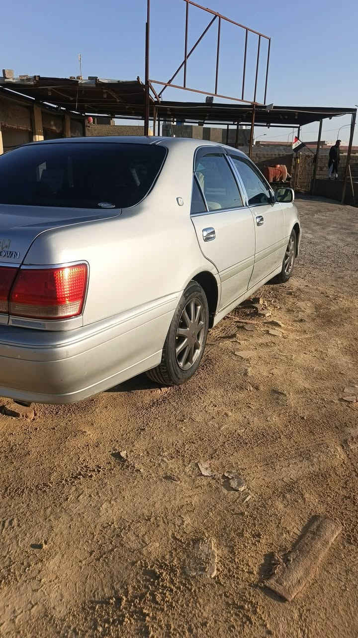 السلام عليكم ملكه 2002 قماره فقط
رقم بصره قرار 48 
دكمتين محرك دي فور الزغير 
السياره جاهرة ونضيفة  
تحوير النجف 
الاستفسار اكثر اتصل  *********** 
 السياره بيها قاصرين 
مكان السيارة الناصرية السعر 92 وبيها مجال
