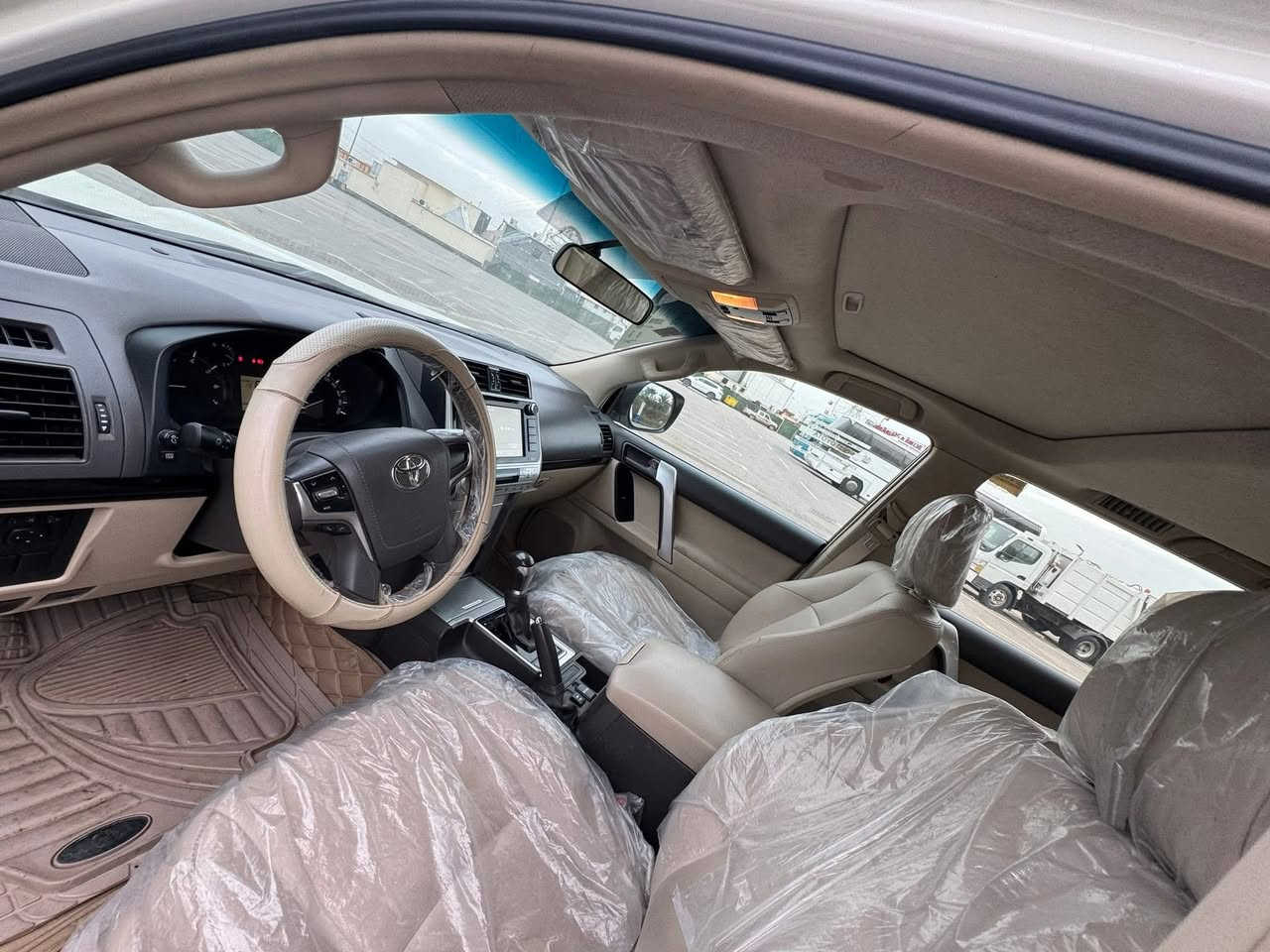 السلام عليكم

للبيع برادو 2018/ TXS

مكينه 6 سلندر 4000
بيضاء للون 
ساز/sas رقم بغداد 
مواصفات — فتحه /بصمه
جلد/داخل بيجي / كراسي كهرباء
واير ليس 
ثلاجة 
دبل تانكي 
هوك خلفي 
زراك لايتات
مري شفط
تحكم ستيرن مانع انزلاق 
السياره عله وضعية الشركه مكفوله كفاله عامه عدى شخط بسيط بالباب الخلفي ومكحل على كدة موضح بالصورة
ماشية( 84 )حقيقي 

العنوان بغداد

الرقم للاستفسار ***********

السعر( 398)
