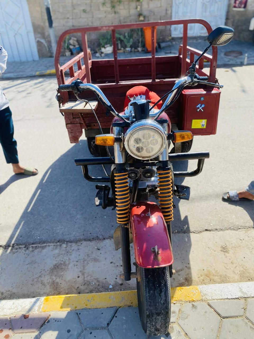 سلام عليكم ستوتة دايوان للبيع
موديل 2011 رقم و سنوية بسمي امداور ثاني يوم  
مكاني كوت دجيلي للاستفسار ***********
