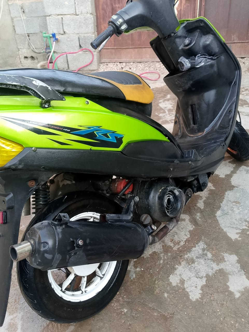 سلام عليكم ماكس عدلة للبيع دراجه شلعه فول بوشه 49 سلف نكره كهربايات كامله ودراجه نضيفه  بس كفرات تجاري صالصه اف M  // السعر 500 وبيه مجال مكاني كربلاء فريحه مقابيل جامعه راسني خاص موجود فيس 
*********** رقمي  واتساب وتصال
