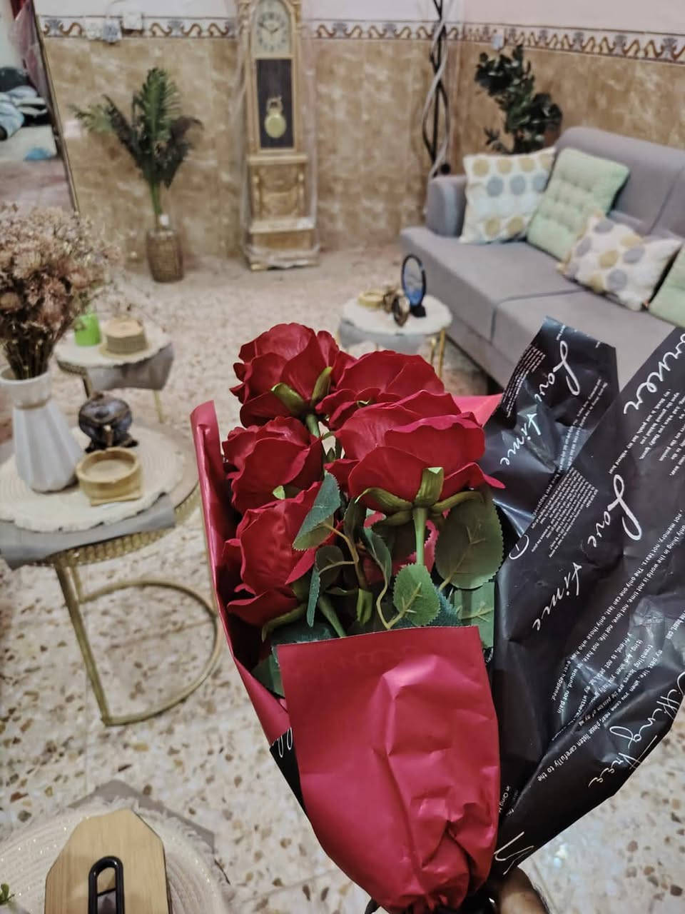 🏡 منزل للبيع – ناحية أبي غرق / حي الحسين
فرصة مميزة للسكن ✨
📍 الموقع: حي الحسين – قرب مدرسة حسن شحاته
📏 المساحة: 125 متر
🏠 البناء: جديد – طابق واحد
🛣 يبعد عن شارع كربلاء حوالي 200 متر
📌 ثاني بيت عن الركن
🚗 على التبليط (شارع مبلط بالكامل)
🛋 المنزل يُباع مع الأثاث بالكامل
💰 السعر: 122 مليون دينار
موقع هادئ وقريب من المدارس والخدمات، جاهز للسكن فوراً بدون أي تكاليف إضافية.

#للاستفسار والمشاهدة مراسلة خاص 📩 أو الاتصال على الرقم: (***********)
