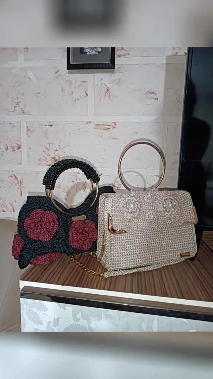 👜✨ لمسة من الإبداع، وتفاصيل مصنوعة بحب... تشكيلة شنط هاند ميد تجمع بين الأناقة والتميز لترافقك في كل إطلالة. 💖
#هاند_ميد #شنط_يدوية #كروشيه #شنط_كروشيه #صنع_بحب أعمال_يدوية موضة إكسسوارات_نسائية ستايل_راقي أناقة_يومية HandmadeBag CrochetBag Handmade


**إذا كنت صاحب هذا الإعلان وتريد حذفه لأي سبب، رجاءا أرسل رسالة إلى الدعم الفني**
