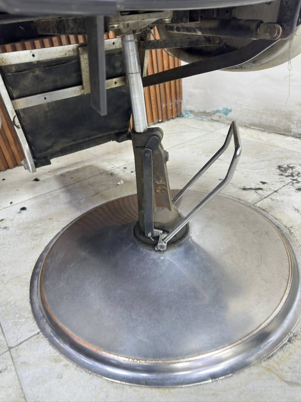 كرسي  نضيف جگات  جديد السعر مناسب جدا بغداد ***********
