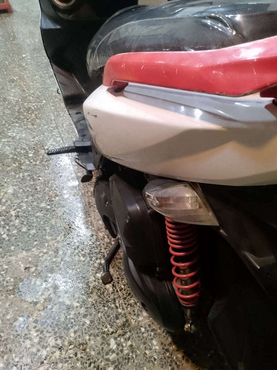 سلام عليكم درجه جيت ارا كل شغال سلف كهربائيات شغل وراق كامل مكاني بغداد الشعله سعر ٥٥٠الف***********
