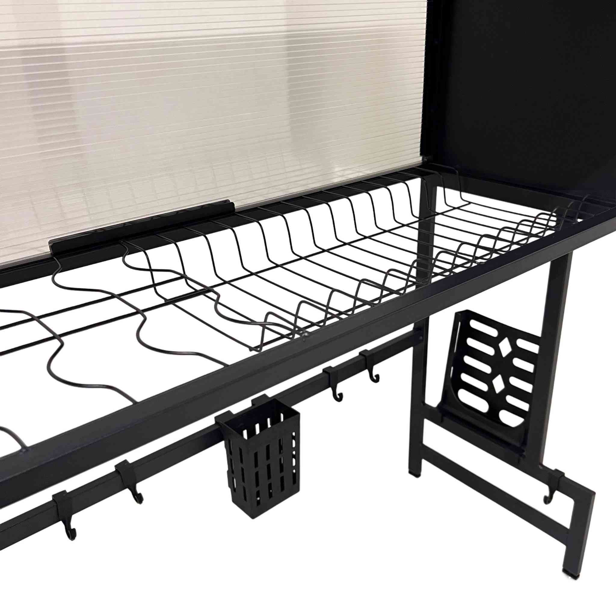 رف تجفيف صحون فوق المغسلة Bihart مع خزانة علوية – موديل YLS259

رف عملي لتنظيم وتجفيف الصحون يُوضع فوق المغسلة، بتصميم معدني أسود مع خزانة علوية بباب منزلق للحفاظ على ترتيب أدوات المطبخ.

• تصميم يوضع فوق المغسلة يساعد على استغلال المساحة وتنظيم الصحون والأدوات

• خزانة علوية بباب منزلق لحفظ الأغراض داخلها بشكل مرتب

• رف شبكي لتجفيف الصحون يسمح بترتيب الأطباق بشكل منظم

• خطافات سفلية لتعليق أدوات المطبخ مثل الملاعق أو الأدوات الصغيرة

• سلال تخزين جانبية وسفلية لوضع الأدوات والإكسسوارات

• هيكل معدني بلون أسود مع قواعد ثابتة 
للوقوف

• الابعاد: 85*30*76 سم

• العلامة التجارية: Bihart
• نوع المنتج: رف صحون فوق المغسلة مع خزانة
• الموديل: YLS259
• الخامة الظاهرة: معدن
• باب الخزانة: باب منزلق

محتويات العلبة:
• رف الصحون فوق المغسلة
• الخزانة العلوية بباب منزلق
• رف تجفيف الصحون الشبكي
• سلال تخزين جانبية وسفلية
• خطافات تعليق للأدوات
• قواعد الأرجل المعدنية للتثبيت
سعر 35.000
تواصل مازنجر او واتساب ***********
