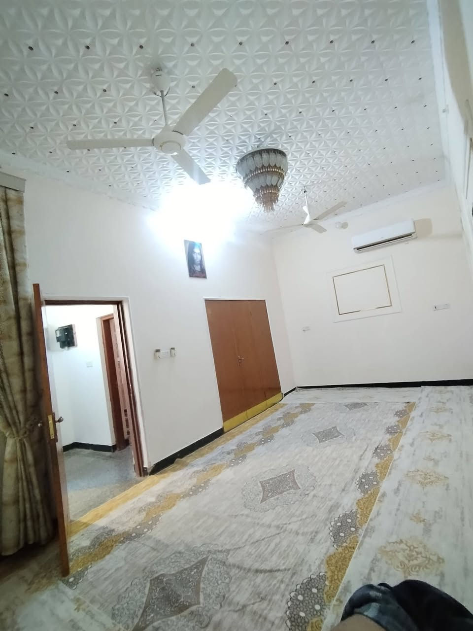 بيت البيع ذي قار سوق الشيوخ حي الحسن العسكري ع خلف مجمع سيد اثير بدايت الحي العسكري طابقين ***********
