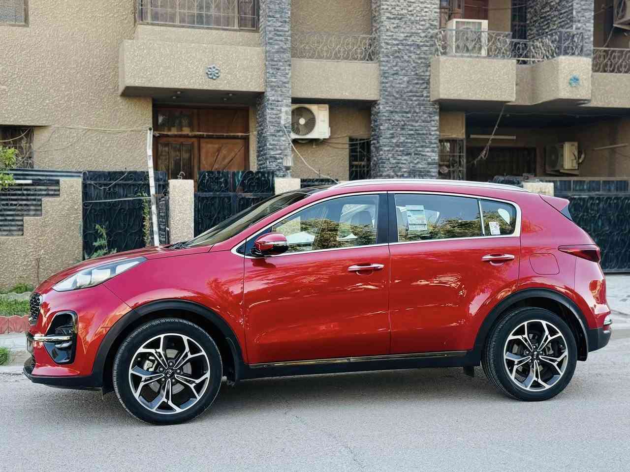 السلام عليكم
كيا سبورتج خليجي جيتي لاين موديل 2020
 الشركة الدولية ع ايد وحدة من الزيرو
ماشية72 حقيقي
فول مواصفات ١/١ معروفة 
محرك ٢٠٠٠ دوش 
رقم بغداد تحويل ثاني يوم
مكفولة عام من الصبغ والتبديل 
بانوراما.
بصمة دخول وتشغيل.
سايد بريك بصمة.
مانع منحدرات.
شاشة كبيرة.
اريل نفكيشن.
شاحن واير ليس .
تشغيل عن بعد
شفتات سرعة.
اوتو هولد.
جنطة كهرباء.
كشنات جلد بلادي و كهرباء.
.داخل لونين حمصي واسود.
حساس امامي وخلفي.
خمسه ويل كب .
قطعتين تبريد بيانو.
كامرة خلفيه.
تحكم ستيرن.
شاشه قرائه الاعطال
 .3 انضمة قيادة  
سيارة جاهزة من كل النواحي صدر تايرات
السعر197 بيه مجال بسيط جدا
الاستفسار***********
العنوان بغداد
