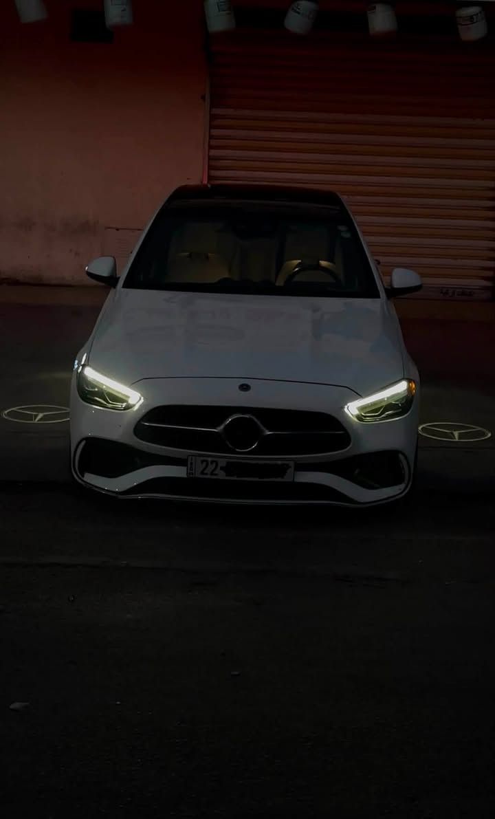 سلام عليكم للبيع فقط ميرسيدس C300 موديل 2023 فولل مواصفات بنورما وباقي المواصفات المعروفة بالفولل سيارة كلش جديدة ورقم أربيل بأسمي حادثها قطعة وحده بنيد بدون دواخل ماشية 30 الشراي يتصل ما متواجد على الفيسبوك *********** والسعر 31،800 وبيها مجال للشراي
