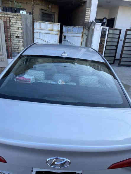 السلام عليكم 
سوناتا للبيع وارد كوري 2015 فول مواصفات 1/1عدى البانوراما
1-بصمه تشغيل وبصمه أبوب
2-اشاره بلمري
3-شاشه كبيره
4-شاشه تبريد بيانو
5-تبريد قطعتين
6-تبريد وتدفئه بلستيرن
7-كشن كهربائي
8-تحكم ستيرن
9-تدفئه وتبريد بلكشنات
10-حساسات امامي وخلفي
3-11انظمه قياده
وبعد بيها هواي مواصفات  محرك گير كفاله محرك2000خط واحد السياره مكفوله كفاله عامه فقط رصعات خفيفه رقم سليمانيه مميز تحويل ثاني يوم السعر 145وبي مجال مكان السياره بغداد 
رقم صاحب السياره***********
