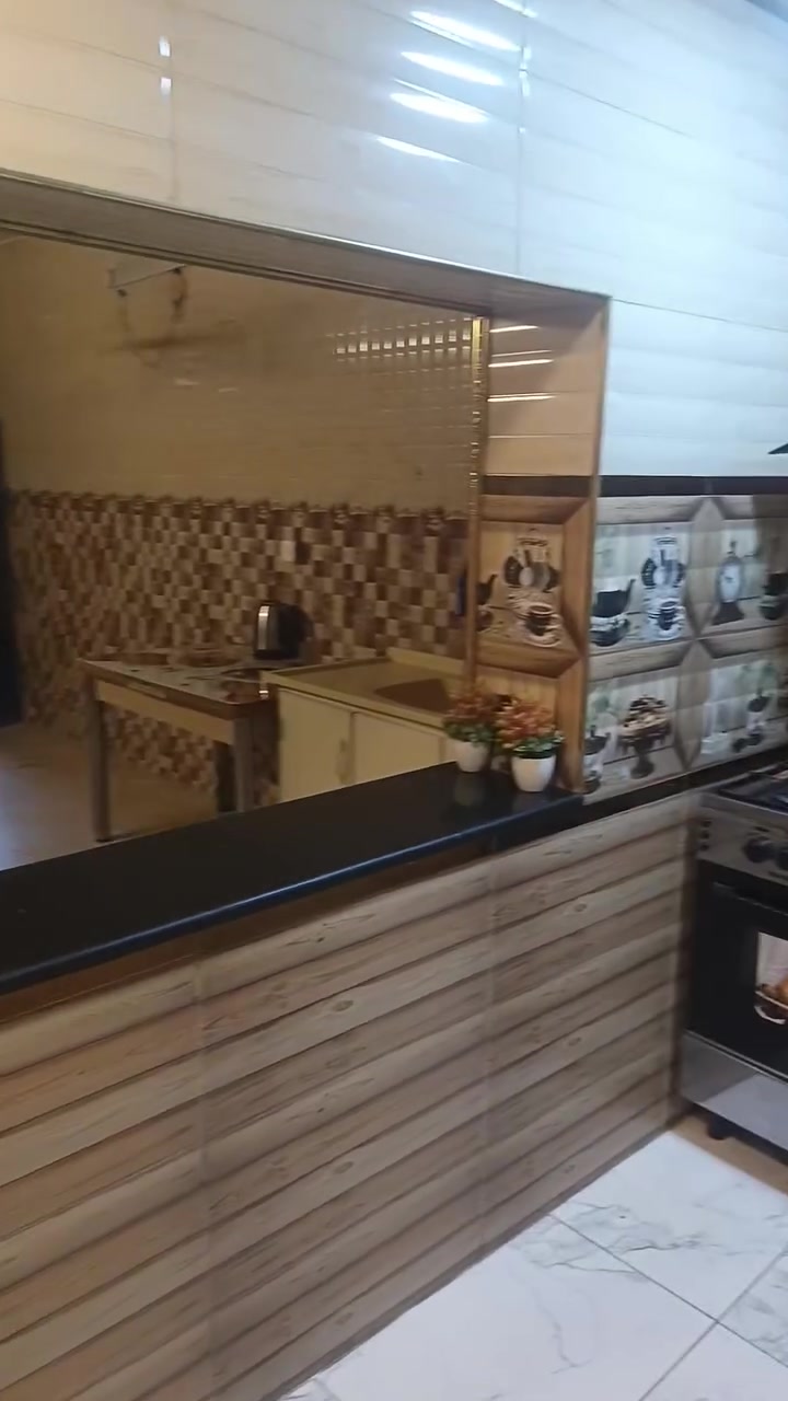 سلام عليكم  بيت للايجار  +غرفه وحده وخدماته بيت موئثث مكانه شارع 60   
 ***********.       اجاره. 600
