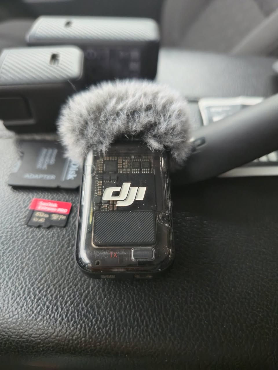 Ozmo Pocket 3 CREATOR COMBO
مستعملة مدة قصيرة كلش(كم ساعة فقط)
شاملة كل شيء مع رام ٥١٢ كيكا
730 الف بيع مستعجل وبيها مجال قليل


**إذا كنت صاحب هذا الإعلان وتريد حذفه لأي سبب، رجاءا أرسل رسالة إلى الدعم الفني**