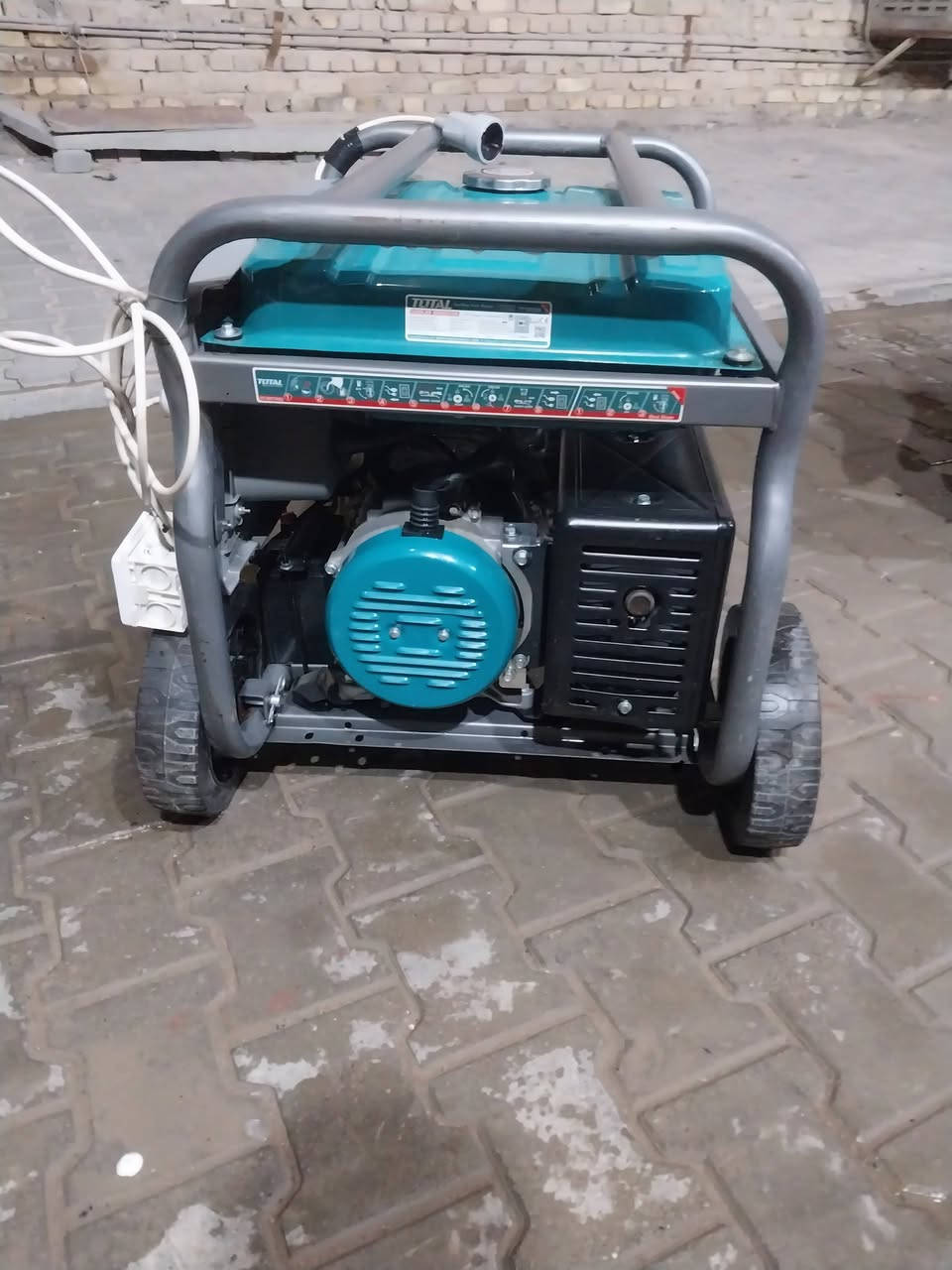 مولد شركة توتل 30امبير ملف دبدوب نحاس استعمال شهر  (مكلف بنشر ) ***********
