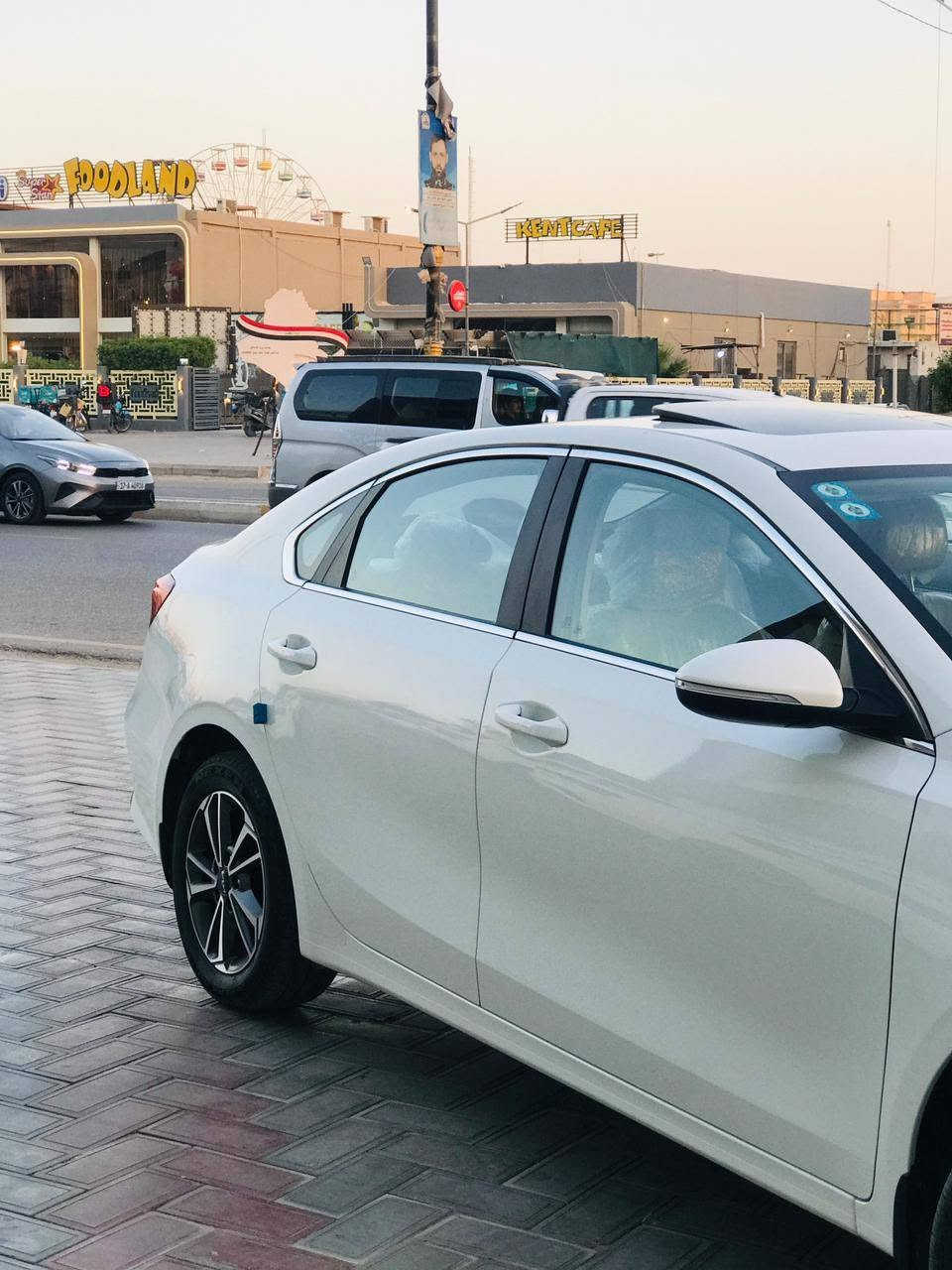 للبيع سيراتو 2023 فول كفالة عامة
(الشركة الدولية ام الضمان)
 رقم بغداد الجديد بأسمي سنوية لل 2028

ماشيه  ( 32 ) الف_ محرك 1600

تبريد قطعتين _ فتحة سقف _ شاشة _ كامرة

5 تجاوي _ مانع انزلاق _ حساسات خلفية _ اشاير مري

مكفولة حتى من الشخط والرصعة والتكحيل

للاستفسار ***********
