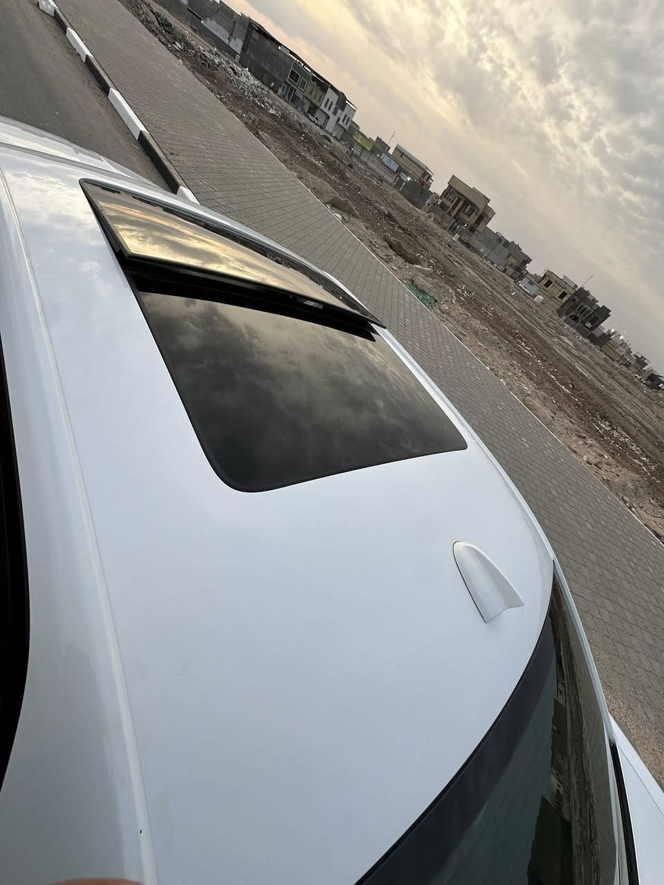 السلام عليكم 
سياره مديل 17 اصل حادث جاملق وبنيد مرجع سستم ارباك رقم بصره جاهزه سياره***********
