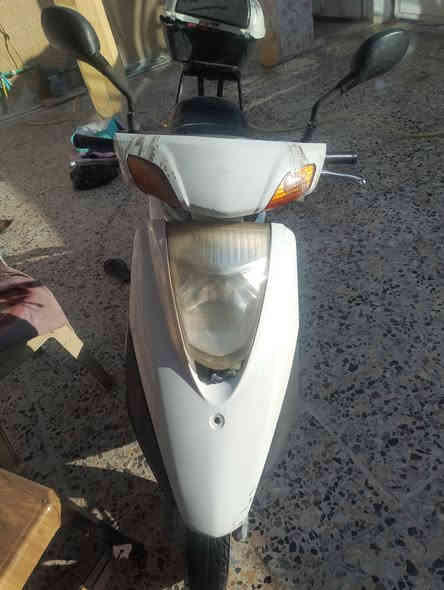 سلام عليكم عندي دراجة نارية بريز يرادله ترتيب أو مراوس شحن كبير سعر 350 عنوان بغداد  الراشديه ***********
