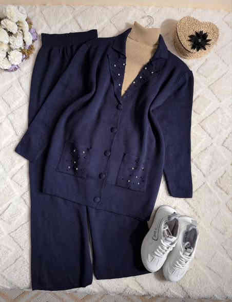 سوت قطعتين❤‍🩹
السعر خاص😍الأستفسار آكتر واتساب ‭0787 592 8266‬
خامة تريكو ناعم شتائي
38-40-42-44-46-48

السعر مع هاينك 😍
