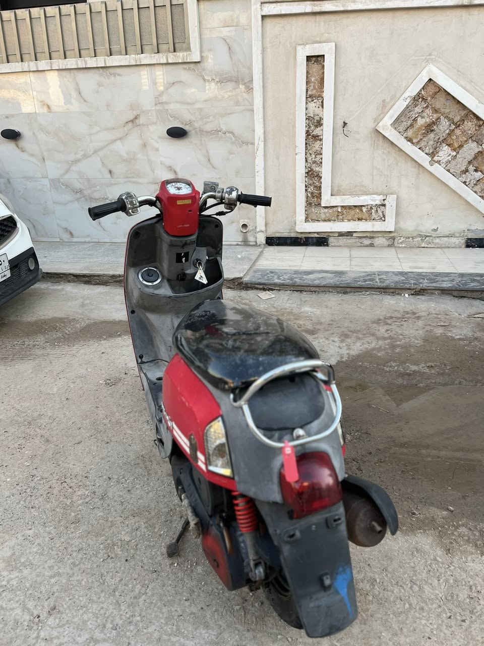 السلام عليكم دراجه بوليس للبيع الدراجه مكفوله كفاله عامه اي عطل مابيه نكره سلف حته الهندر لافه تيب ولا استخدمه الدراجه شلعه ومعد خير من الله مكينه ملاح ادير دهن كله امزويل الدراجه مال جناي محافض عليها امانت الله السعر 975 وبيه مجال المكان الدوره بغداد الرقم ***********
