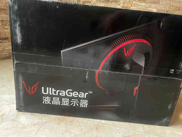 شاشه مونيتر للالعاب  LG 27GP850‑B نظيفة ميه ب الميه 
مواصفاتها
الحجم:27
الدقه:2k
التردد او الfps:180Hz
الشاشه من نوع الNano ips افظل انواع الشاشات المسطحة وتطيك الوان حقيقه 
السعر:300 وبيها مجال للشراي
الشاشه مستعمله استعمال قليل لان جنت سادس وتركتها
المكان:الشعب حي التجار
الرقم:***********
