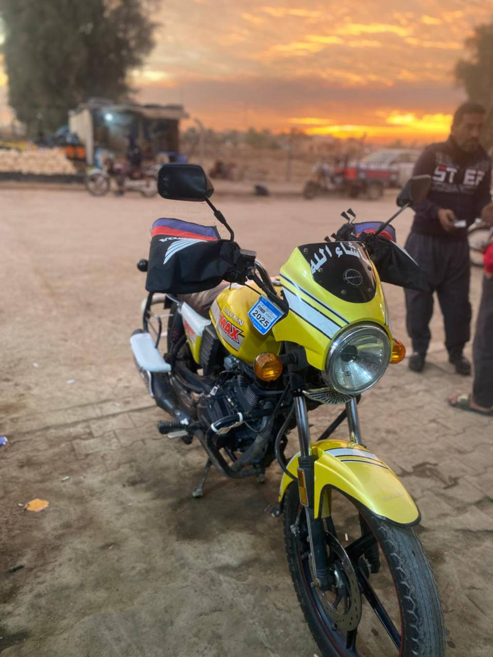 سلام عليكم دراجه دايوان  2022 اوراق اصولي دراجه نضيفه اكثر ما تصور محرك 200 مكفوله من كلشي مكان واسط الزبديه رقم ***********  سعر 1700 وبيه مجال

***********
