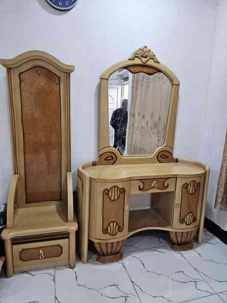 غرفه نوم للبيع نظيف كلش كامل سعر 450 الف شراي يخابر رقم مكان كركوك ***********
