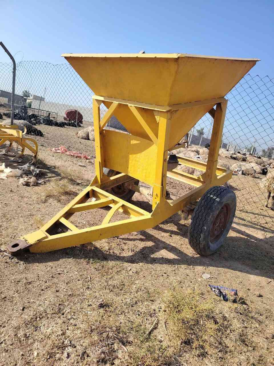 ناثيره للبيع شغالا مابيها كل نقص ***********
