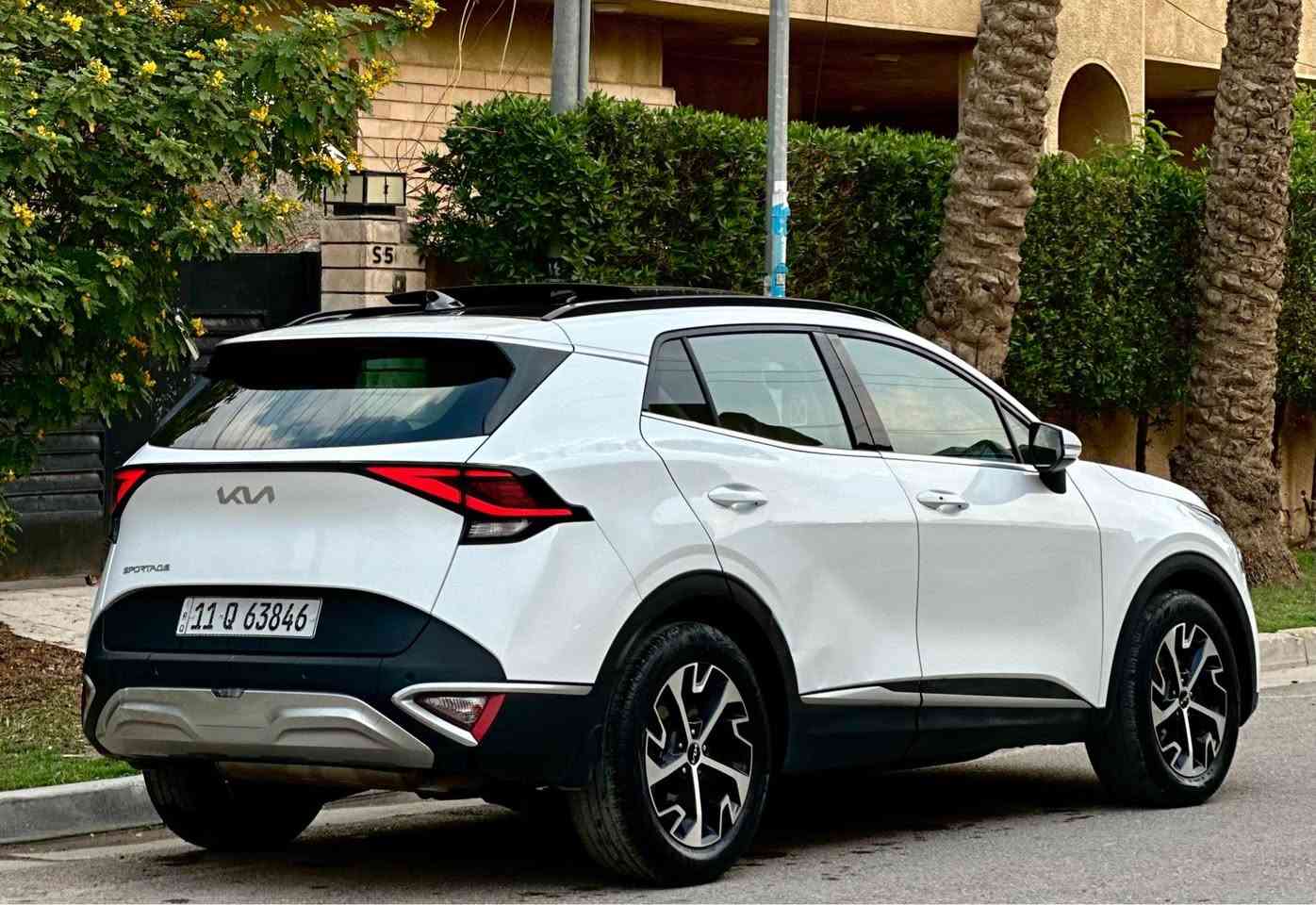 للبيع سبورتج 2023 خليجي 
1. محرك 2000 دوش 
2. بانوراما
3. ماشيه 43 الف كم
4. كشن جلد ومخمل 
5. كشنات اماميه كهرباء
6. شاشه متصله 
7. اوتو ستوب 
8. اوتو هولد 
9. ابل كار بلي اوتو 
10. هيتر ستيرن 
11. كشن تدفئه تبريد 
12. رادار امامي 
13. رادار خلفي 
14. حساسات 360 درجه 
15. نقطه عمياء
16. مرآة وسطيه تعتيم 
17. بصمة دخول 
18. بصمة تشغيل 
19. سياره خليجيه بيه 4 قطع صبغ بدون دواخل اثر طخات بسيطه
20. السعر 188 ورقه وماكو خليجي بهيج سعر 
21. العنوان بغداد السيديه 
22. للاستفسار *********** بغداد, العراق
