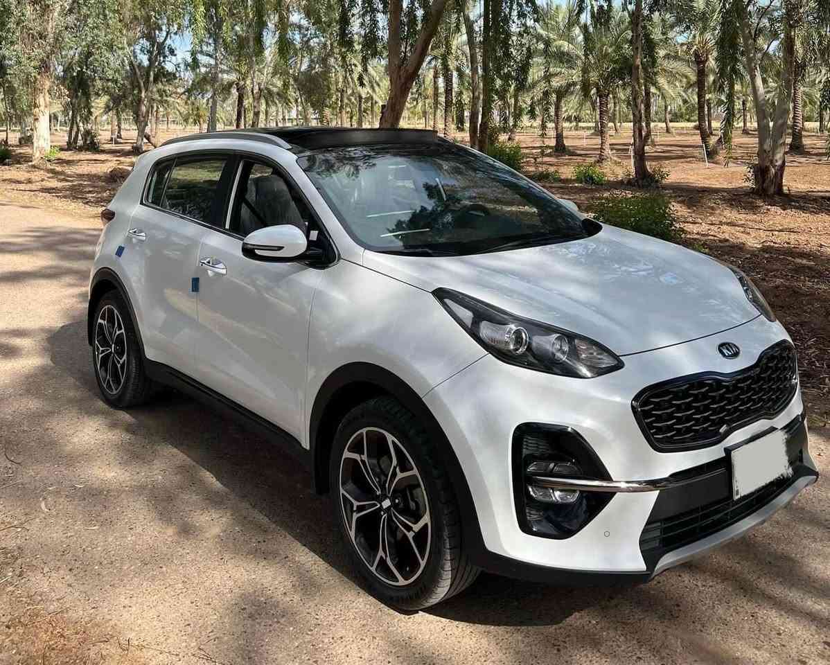 السلام عليكم اخواني الاعزاء
سبورتج خليجي الدولية 2020 جيتي لاين   
مواصفات فول 1/1  بيها بارد بالبجنطه والدعامية الخلفية صبغ اثر طخه بسيطة   
ماشيه 54 الف كيلو 
السعر ( 21300)  يعني دفترين و 13 ورقة 
مكان السياره بغداد السيدية  
للاتصال رقم صاحب السيارة ***********
مكلف بالنشر
