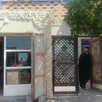 بيت زراعي • ٢١٠م • قرب شارع عام