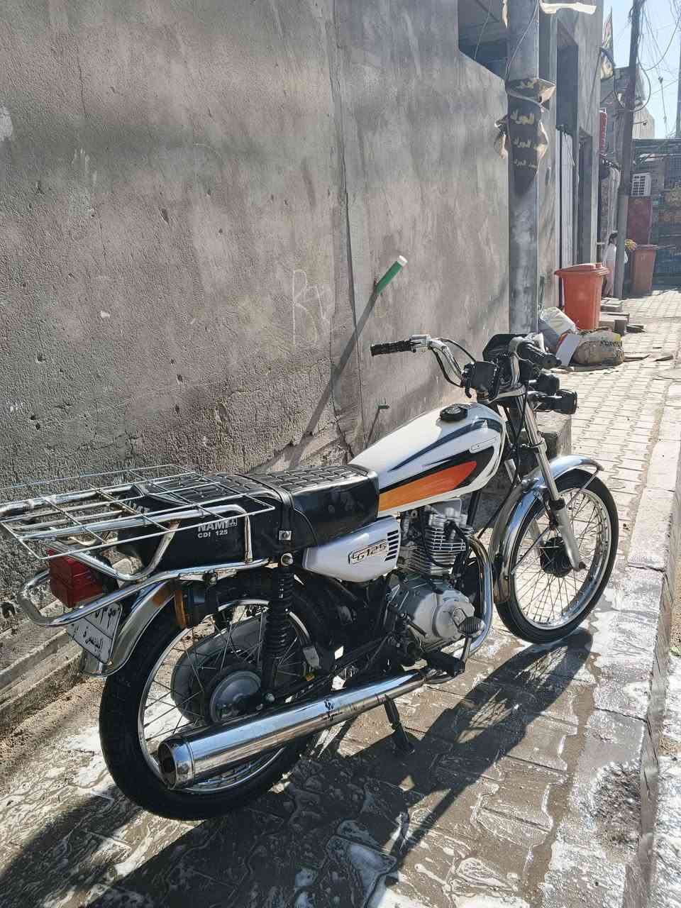 سلام عليكم دراجه نامه البيع مديل21 رقم وسنويه الى2028 دراجه حلوه نضيفه مكينته لا تنقيص ولا دخن مكان بصره حيانيه سعر1600 بيه مجال رقم***********
