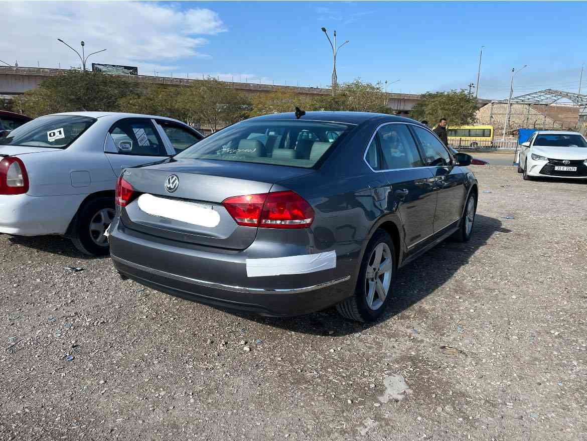 سلام عليكم 

Volkswagen Passat 2016 
سياره بيها 3 بخ بدون دواخل شرط فحص 
سياره خليجي 
ممشى 144 
مواصفات ملكي 
فول فول 1/1 
محرك 5  سلندر 
كوبون بانزين  بي 
مكان سياره كركوك 
***********

