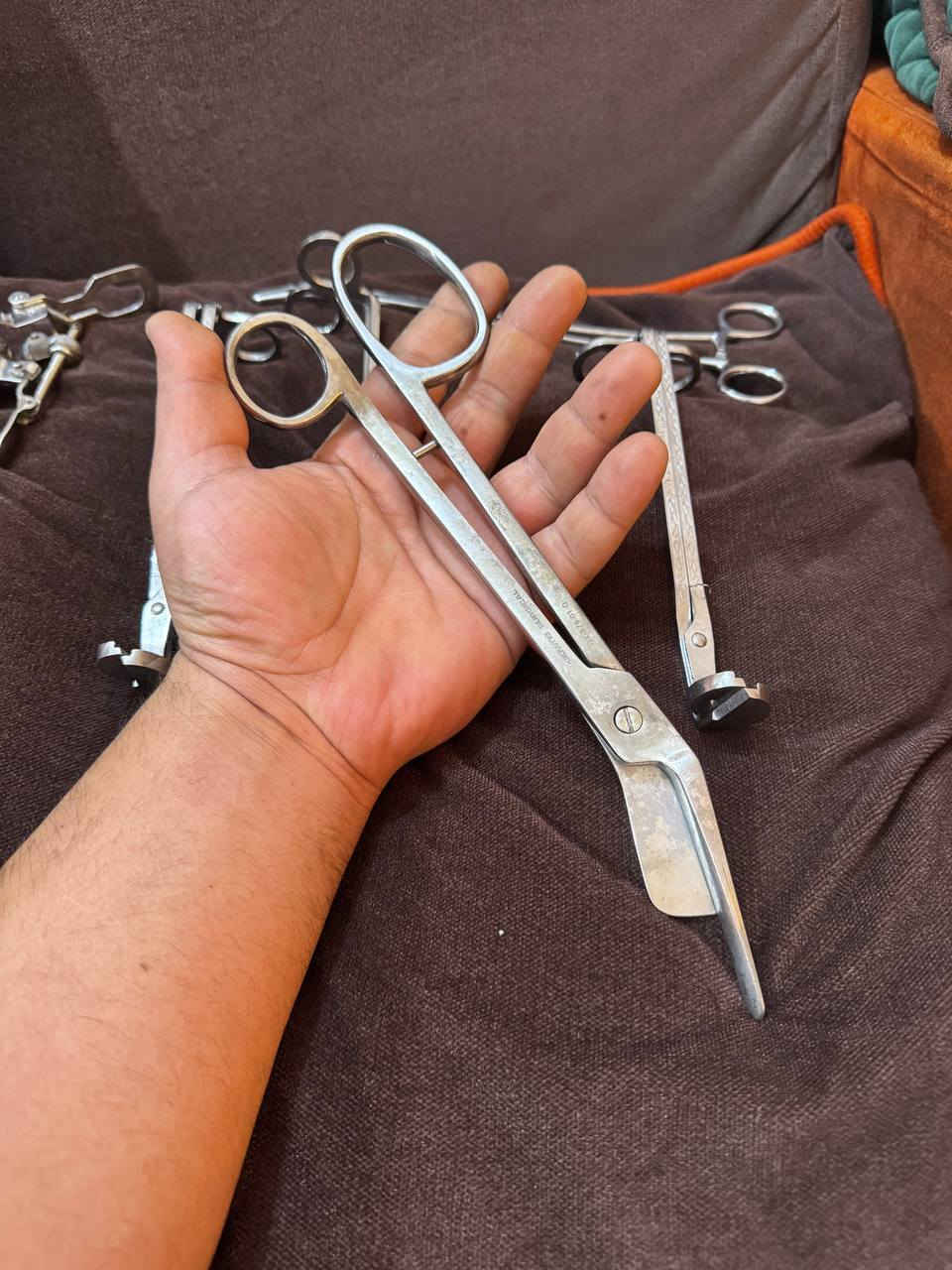 أدوات مال مطهرچية ومال جراحة قديمة متكونة من 6 قطعة الكل فولاذ أبيض مقاوم للصدء ستل ستيل
*********** بغداد يوجد توصيل
