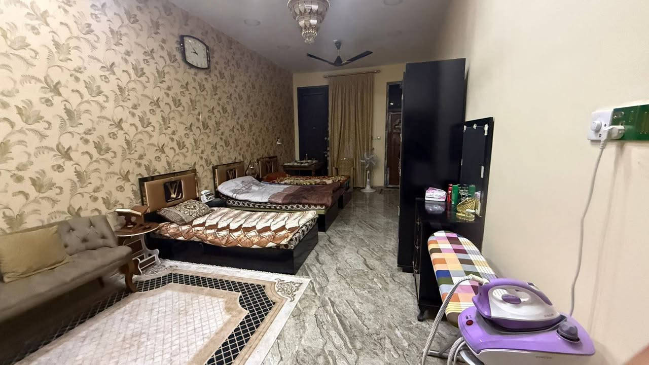 دار للبيع كوت بستان الجلبي بناء حديث ثلاث طوابق الاتصال على الرقم ***********
