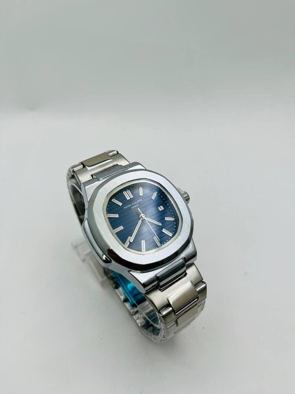 كوبي ماركة
PATEK PHLIPPE
ساعة باتك فليب⌚✅
سنتر على الستة شغال ✅
سير حديد  قفل شعار✅
سنل استيل✅
تقويم🗓️✅
عداد شهري🗓️✅
مقاومة للماء 3ATM💦✅
مكينة درجة اولى✅
طلاء ثابت🟠✅
ضد الصدى🔨✅
يوجد توصيل لكافة محافظات العراق
للتواصل معنا📲🚕


**إذا كنت صاحب هذا الإعلان وتريد حذفه لأي سبب، رجاءا أرسل رسالة إلى الدعم الفني**