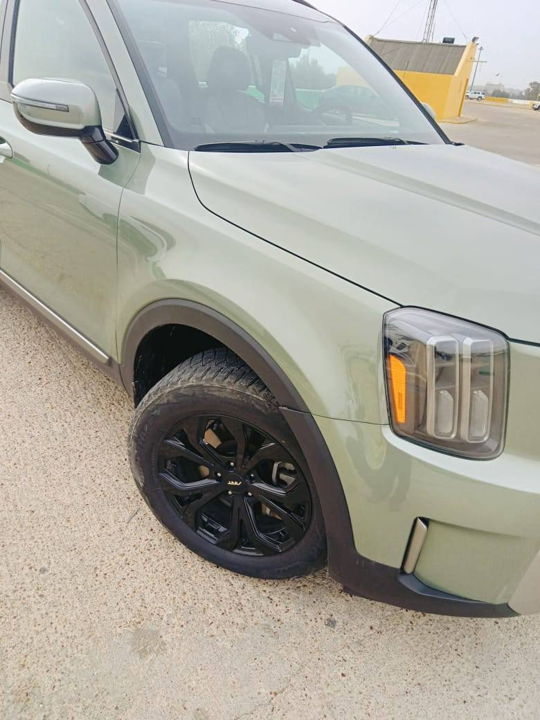 PRESTIGE X-LINE 2023
 كيا تلورايد
2023 اللون زيتوني
عداد المسافه 24600
 فتحتين سقف 
 مرايا شفط
 مرايا إشارات
 كشنات أمامية تدفئة وتبريد
 كشنات خلفية تدفئة وتبريد
 كشنات منفصلة VIP
 تشغيل عن بعد
 رادار أمامي
 رادار جانبي
 لايتات LED زنون
 لايتات نهارية LED
 حساسات أمامية وخلفية
 هزاز ستيرن
 داتا شو أمامي (HUD)
مساج كشن السايق
 إضاءة داخلية ليزرية
 كاميرات 360 درجة
نظام النقطة العمياء
تحذير مغادرة المسار
 مثبت سرعة متكيف
 مانع تصادم
 باب خلفي كهرباء
 ميموري كشنات
 نظام صوتي فاخر
الحادث غرف 30% و بيها تقرير و طبعا على الفحص
السيارة مفروشة جلد الارضيه كلها و الصندوق
الكشنات مغلفة دوشمة تفصال نفس الأصلي جلد تركي المحافظة على الكشنات الأصلية لان كشماتها الأصلية جديده تماما
تخم تاير جديد
السيارة ويفضل الله نظيفة وكلها شغاله اي نقص ما بيها
الكهربائيات كلها شغاله
رقم بغداد جديد
السيارة في بغداد
اريد مراوس
سبورتج جي تي لاين 1/1 فول اللون أبيض أو اسمنتي خليج 2025
او هيونداي توكسان فول أبيض خليجي 2025
***********
