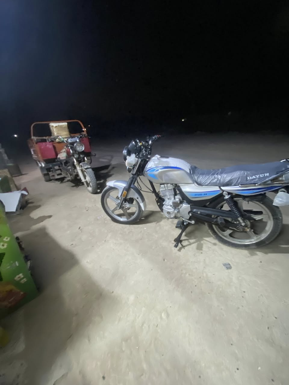 سلام عليكم درجته اللبيع درجته موديلً ٢٢مكفوله من كلشي حت بلته بيه رقم شاصي بيه مكتبه كتبك درجته مكفوله مكاني بابل سدت الهند تعال شوف فحص تاخذه المو شراي عليك الحسين طلع كبل ***********
