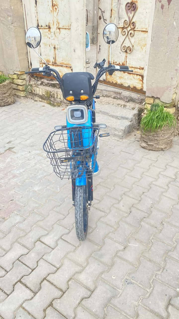 دراجه باسكل شحن موديل 25بصمه شحن تليفون سرعته 80جديده قفل 500اللف ‭0770 368 1820‬
