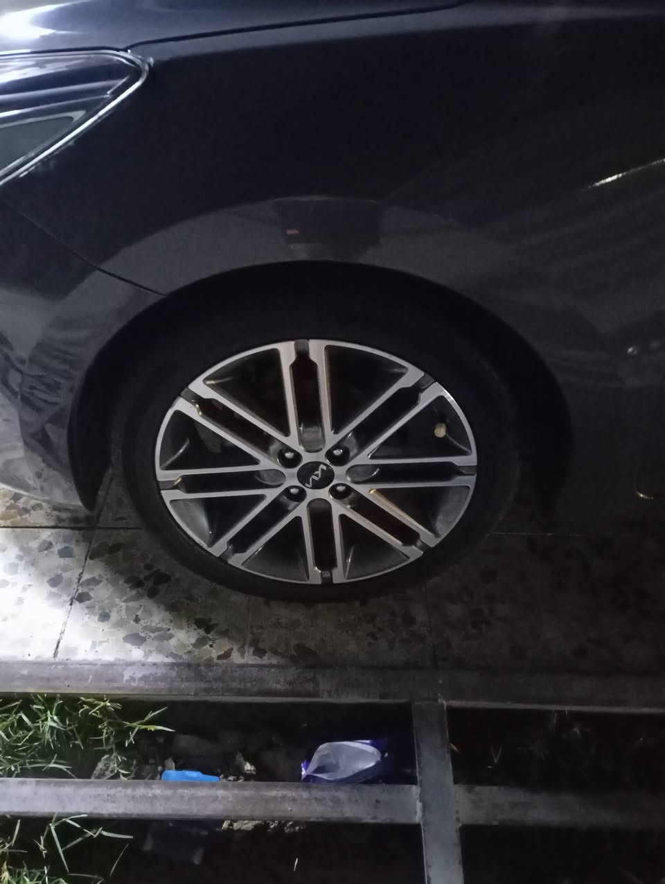 السلام عليكم عندي سياره كيا ريو موديل 22 السياره بسمي كابون ورقي بيها بيها صفحه  السايق صبغ بخ اوربي بدون قطره معجون السعر 105وبيها مجال الا مو شراي لاا يخابرني ***********
