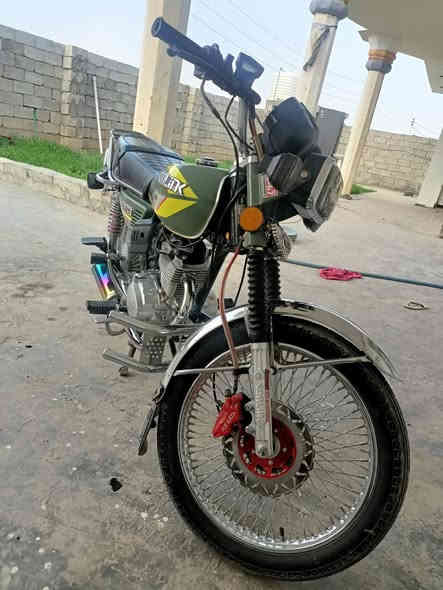 اسلام عليكم اخوان دراجه تايكر 25 بعدها جديده باب أول السعر 725وبيها مجال حق الجيه ***********

