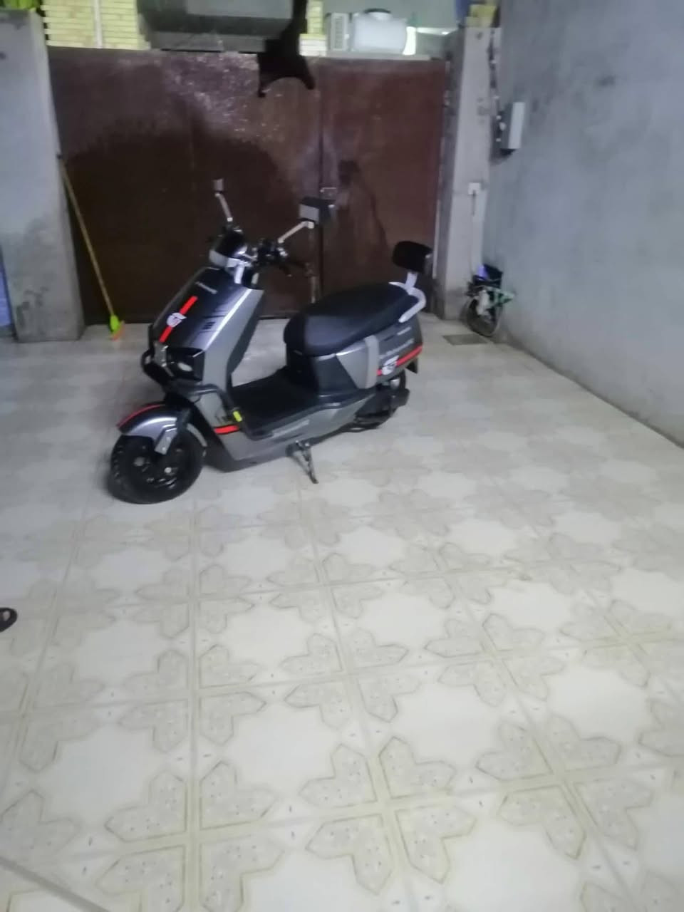 للبيع
دراجة شحن
دراجة جديدة استخدام قليل 
رقمي ***********
مكاني صلاح الدين الدجيل
