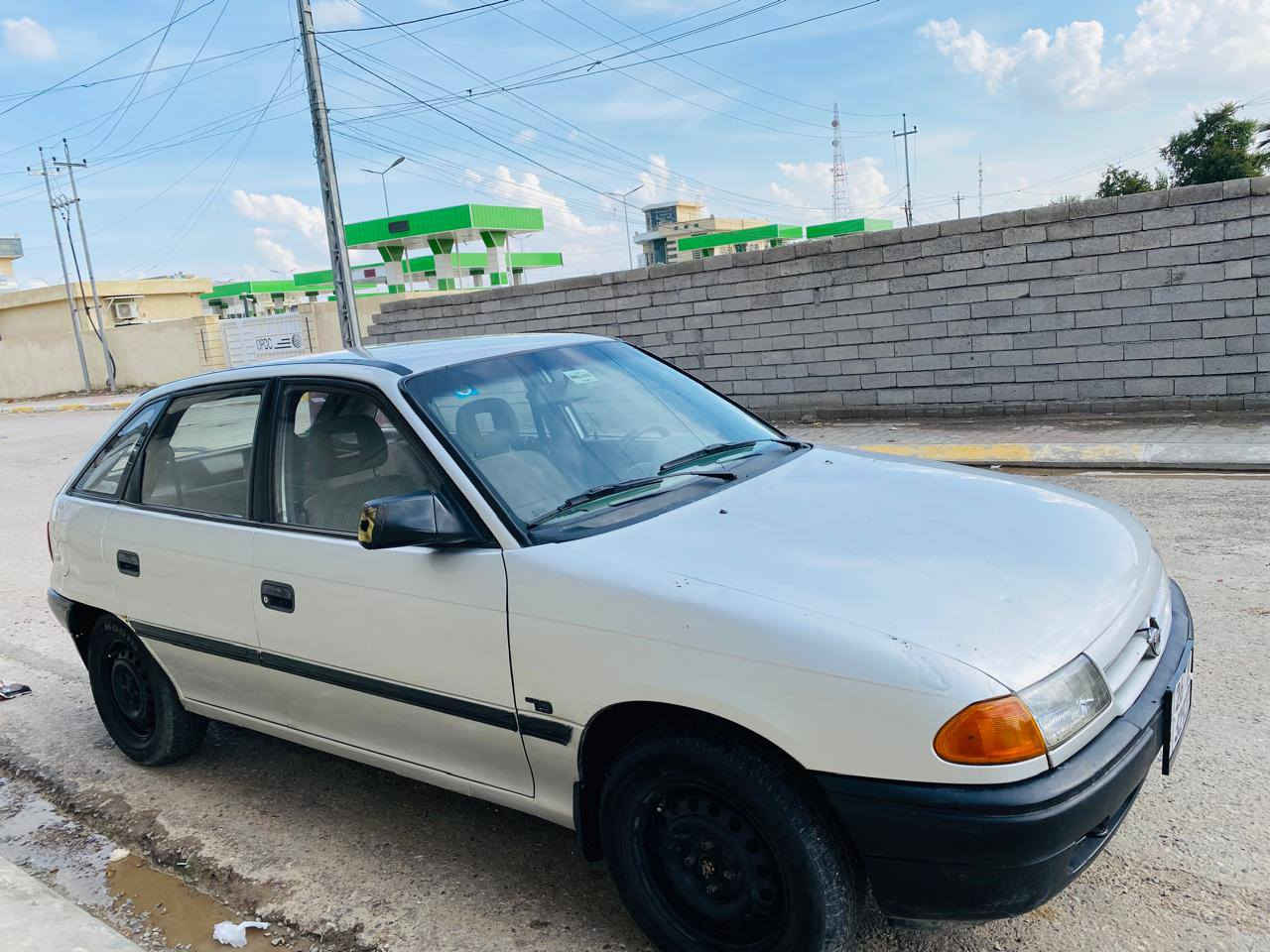 السلام عليكم 
اوبل استره موديل 1992 محرك 1600 بور ستيرن مرشوشة جمالية بدون حادث او معجون محرك شرط لا صرف ولا بخار بدون خياس سيارة مكفولة من الدعامية للدعامية مسجلة باسمي تحويل مباشر ورقم دولي سنوية نهاية2027 هزة نهايتها شهر 9 
السعر 43$ 
للاستفسار على الرقم 
***********
عنوان السيارة صلاح الدين قضاء بيجي
