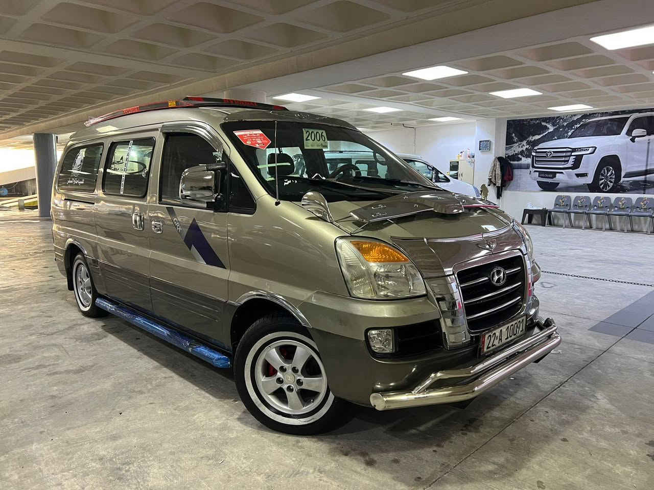 سلام عليكم ستاريكس موديل 2006 محرك به نزين بيلاد شريكه محرك كير اكسل جديده تبريد شغال شواصي جديده سنويه بسمي سعر 98 بيه مجال قليل مكان كلار رقم موبايل *********** رقم كورك ***********
