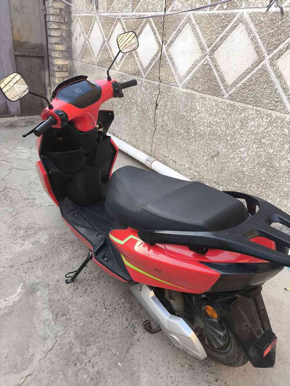 السلام عليكم
دراجة شحن سكنس فحل 
الملف 2000
6بطاريات الوحده 30امبير
بطارياتها شوي تعبانه 
سعرها 800وبخدمة الشراي 
***********
